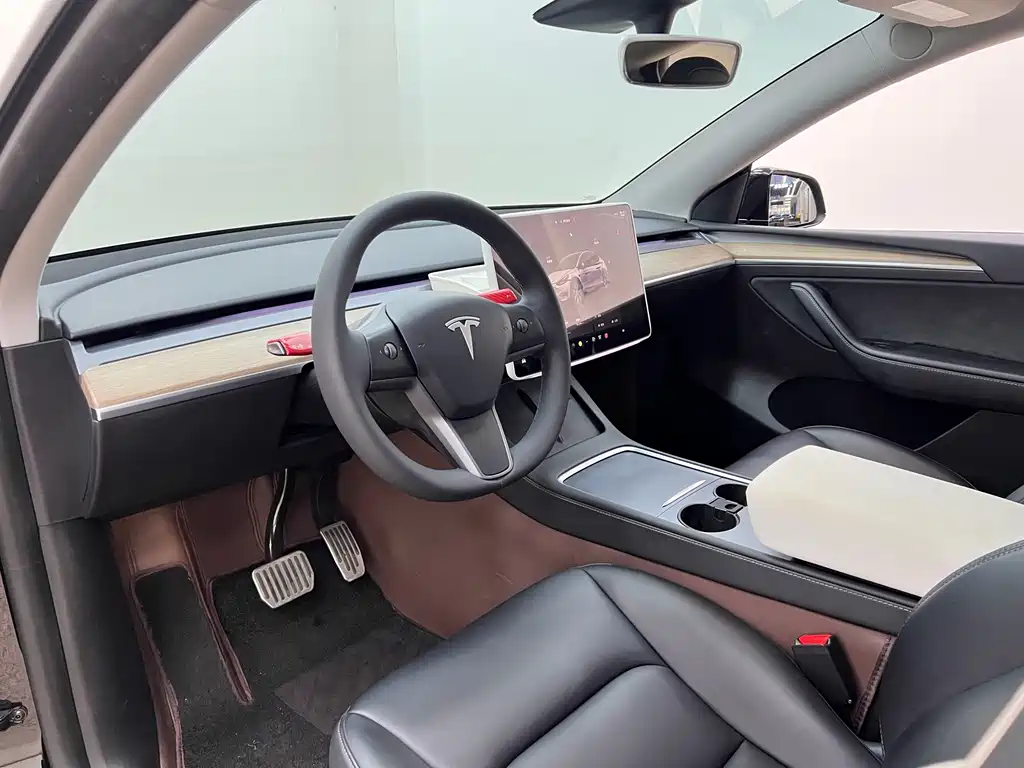 Tesla Model Y 2023 — фото 10