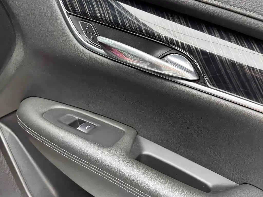 Cadillac XT6 2023 — фото 15