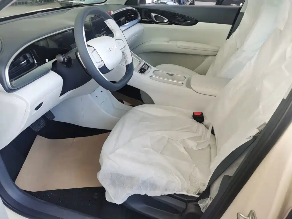 Geely Galaxy Starwish 2025 — фото 7