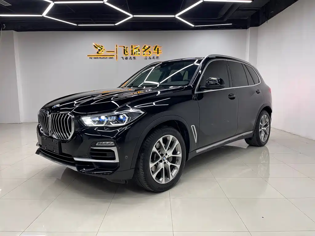 BMW X5 2021 — фото 1