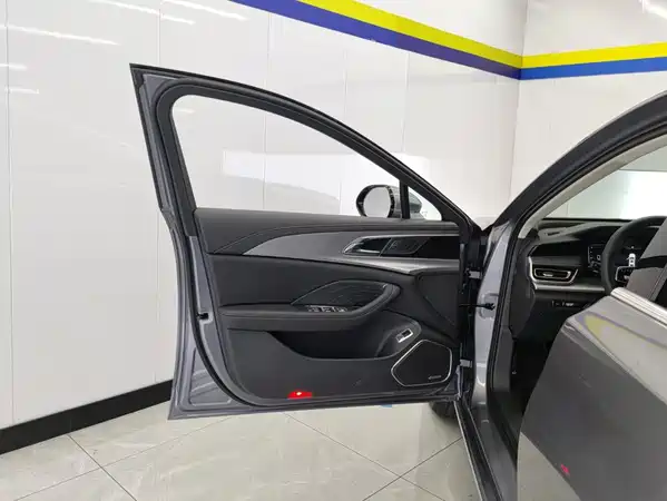 Hongqi H5 2023