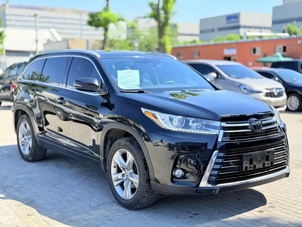 Toyota Highlander 2018 — фото 3
