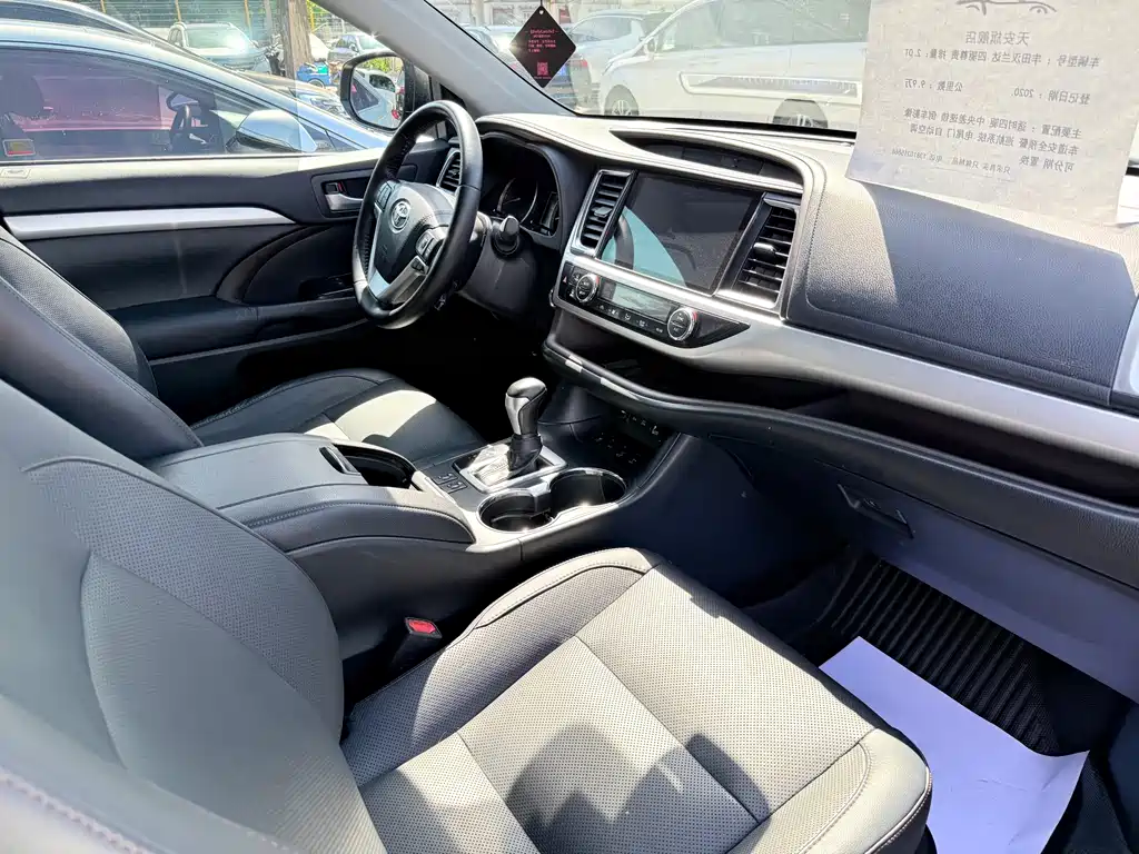 Toyota Highlander 2018 — фото 14
