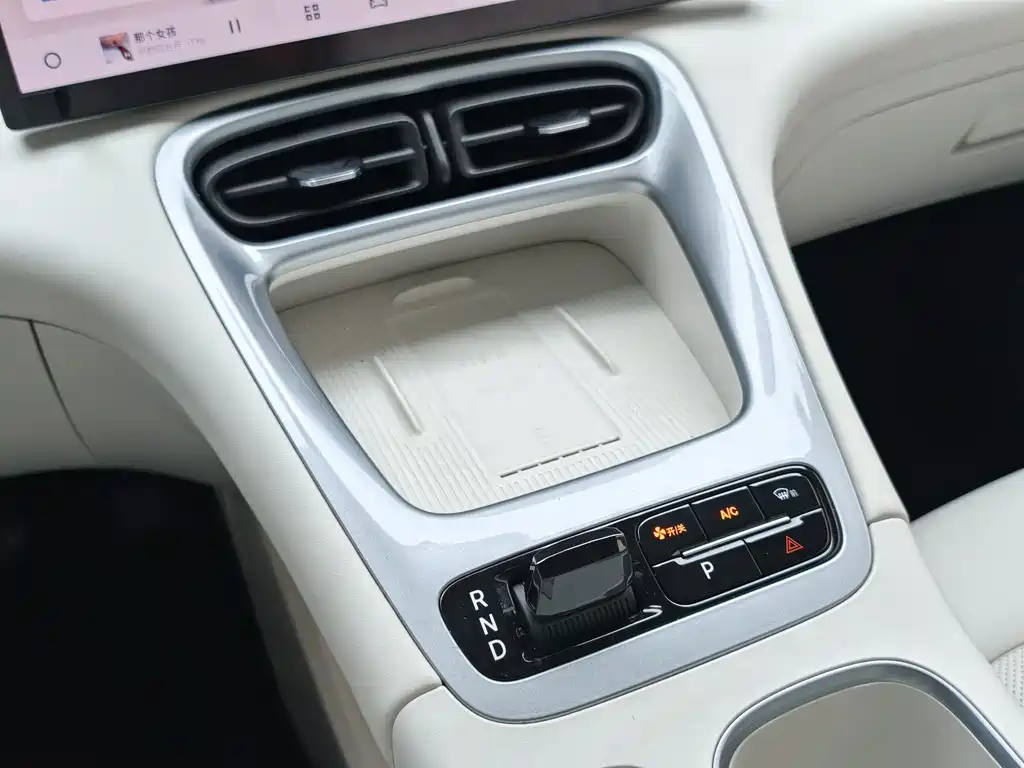 Geely Galaxy Starwish 2024 — фото 12