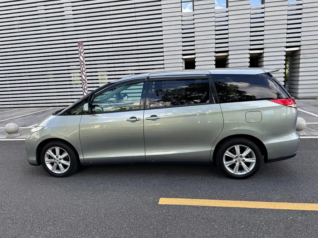 Toyota Previa 2009 — фото 10