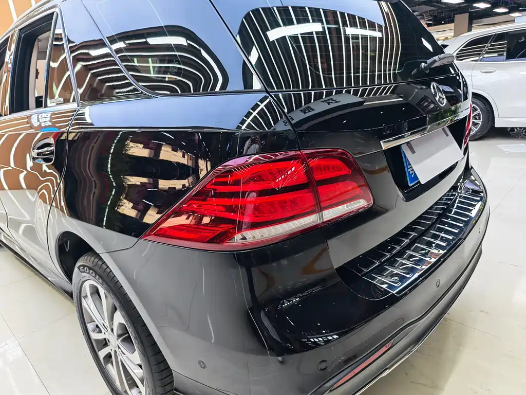 Mercedes-Benz GLE 2017 — фото 13