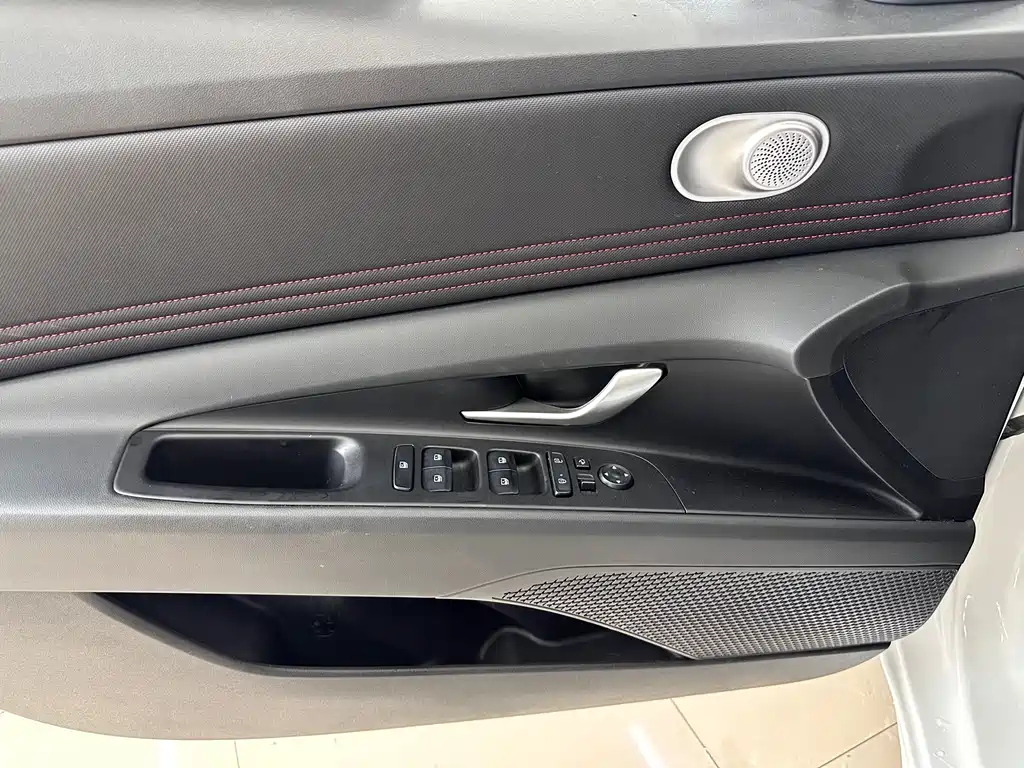 Hyundai Elantra 2022