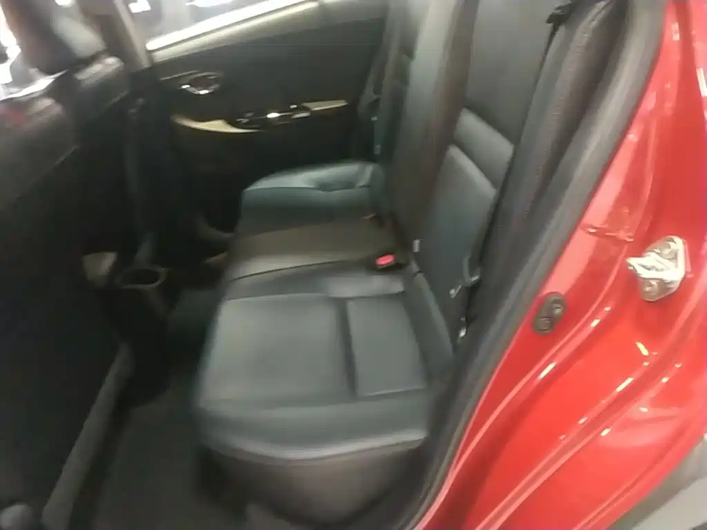 Toyota Yaris L 2020 — фото 17