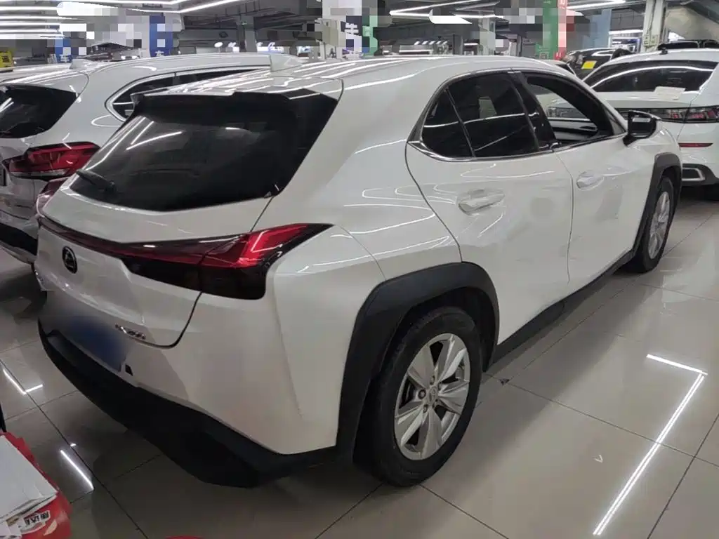 Lexus UX 2021 — фото 7