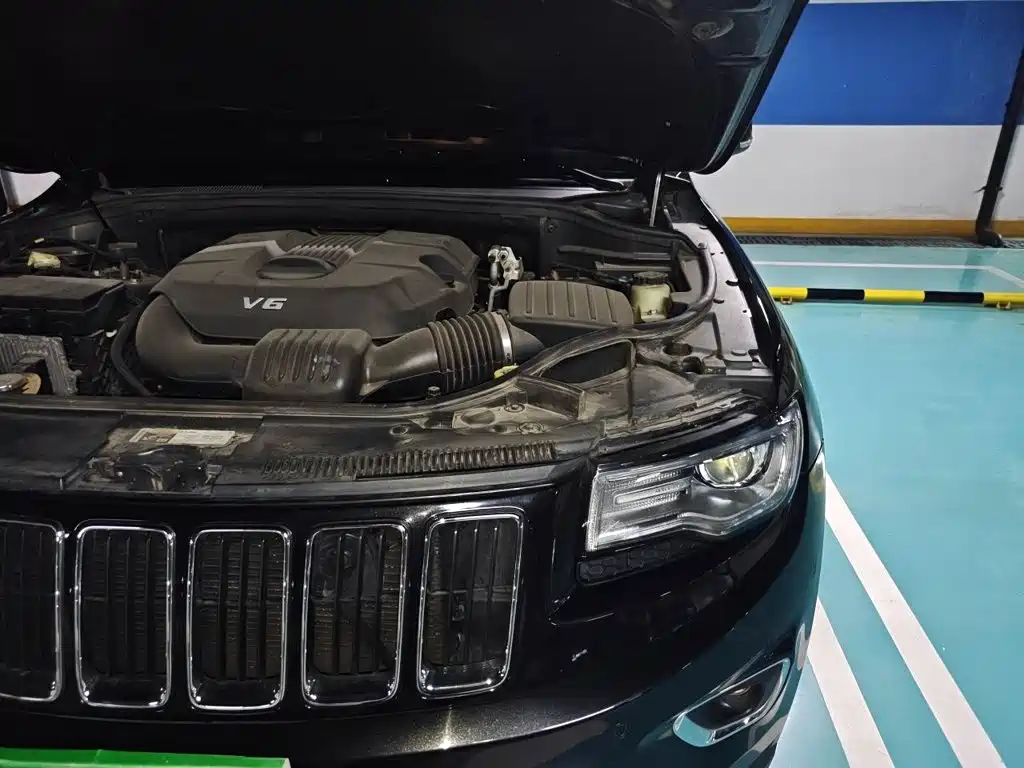 Jeep Grand Cherokee 2014 — фото 22