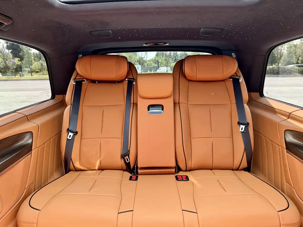 Mercedes-Benz V-Class 2022 — фото 15