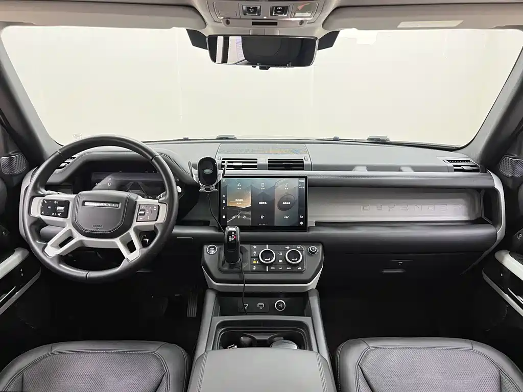 Land Rover Defender 2022 — фото 11