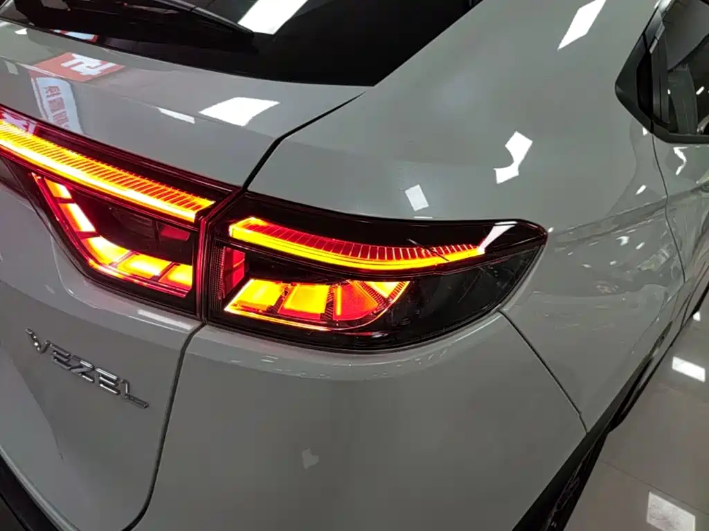 Honda Vezel 2023 — фото 8