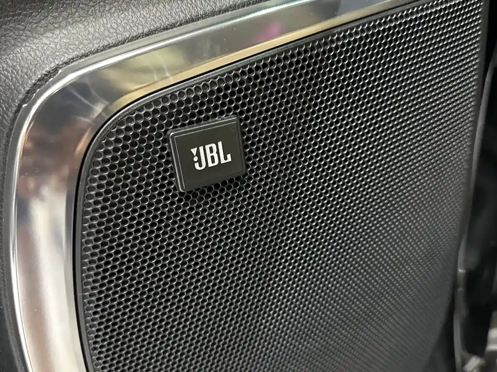Toyota Vellfire 2023 — фото 10