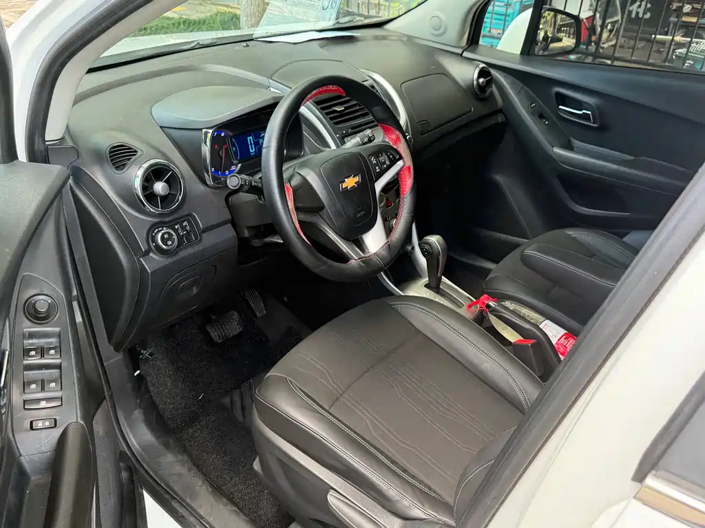 Chevrolet Trax 2015 — фото 8