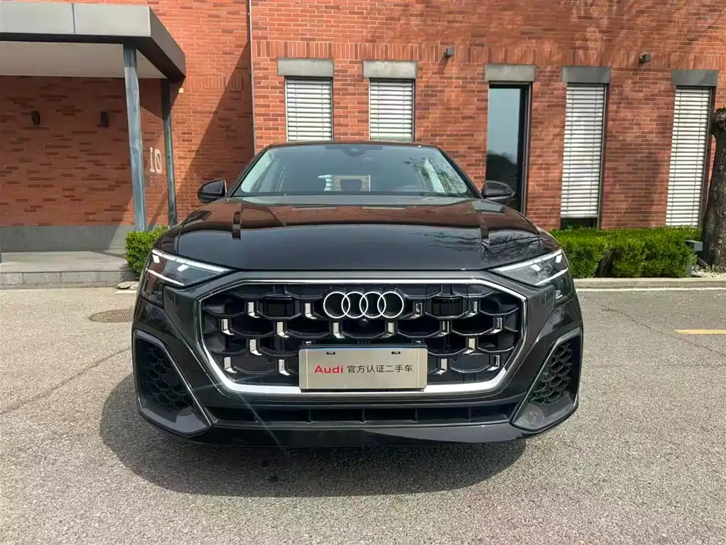 Audi Q8 2025 — фото 2