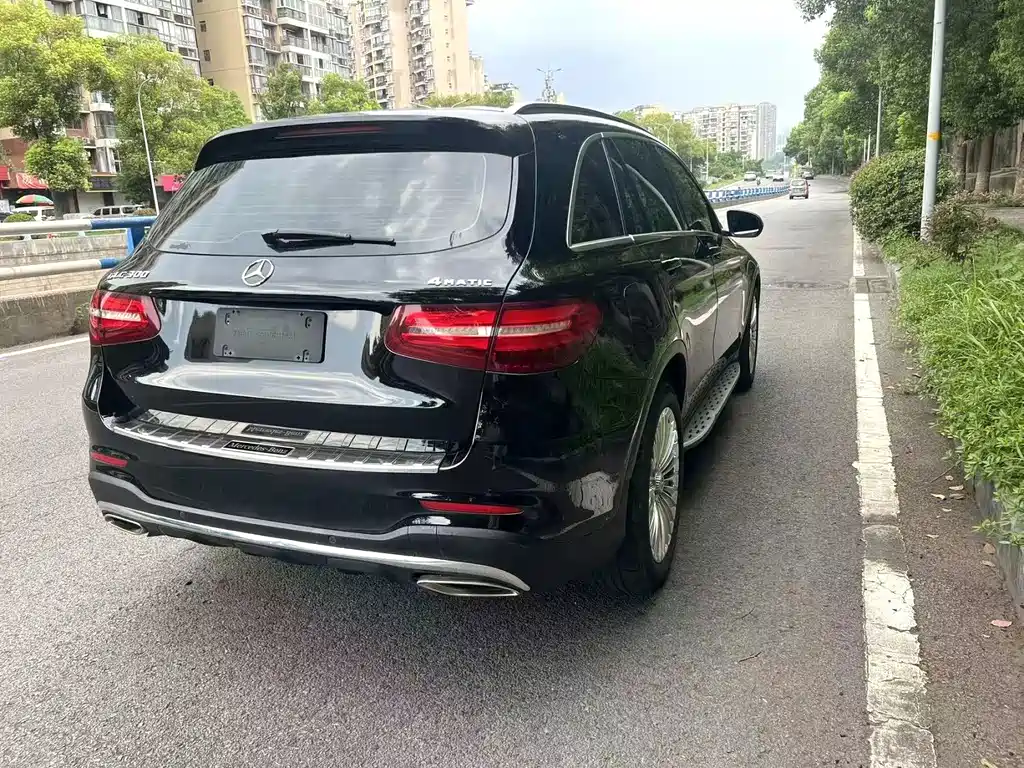 Mercedes-Benz GLC 2017 — фото 12