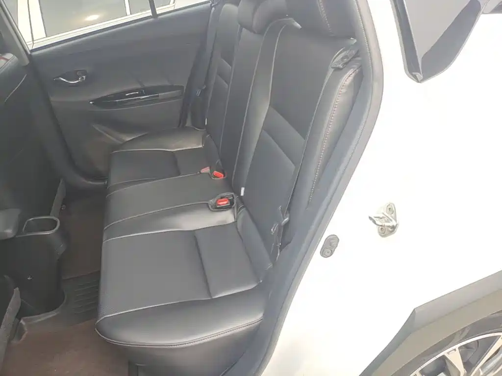 Toyota Yaris L 2021 — фото 17