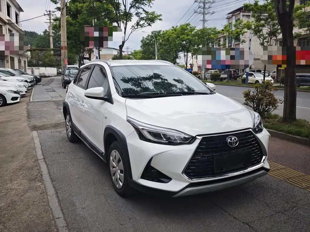 Toyota Yaris L 2022 — фото 2