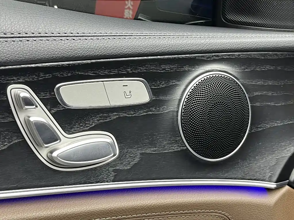 Mercedes-Benz E-Class 2019 — фото 10