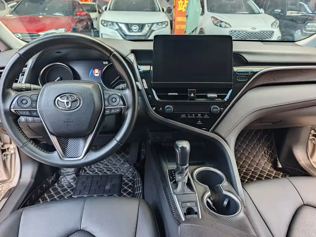 Toyota Camry 2021 — фото 12