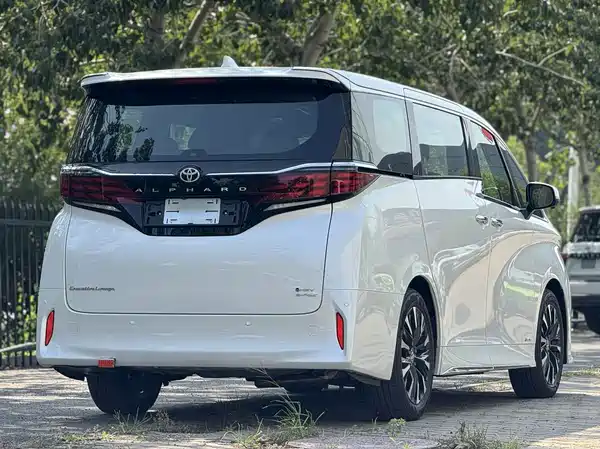 Toyota Alphard 2025