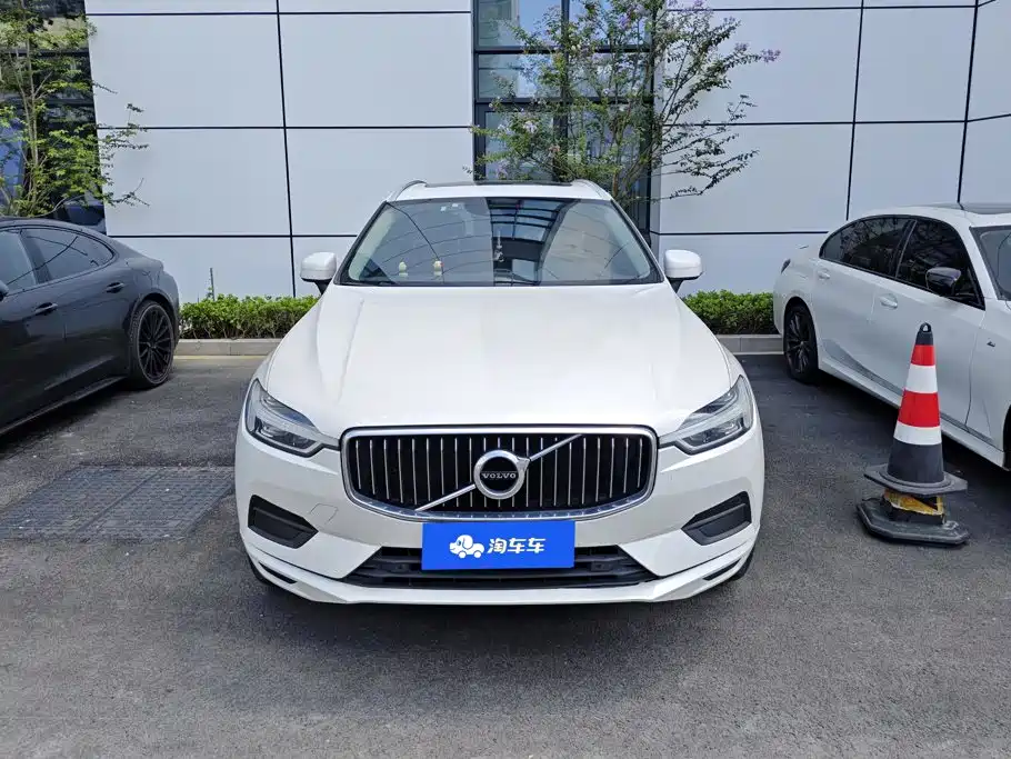 Volvo XC60 2019 — фото 2