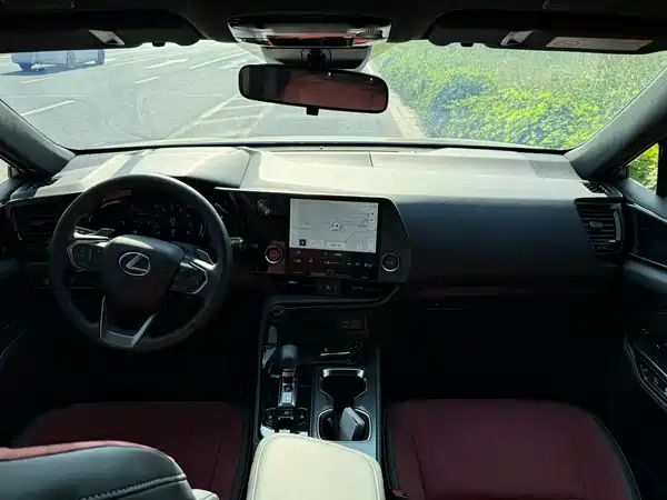 Lexus NX 2024