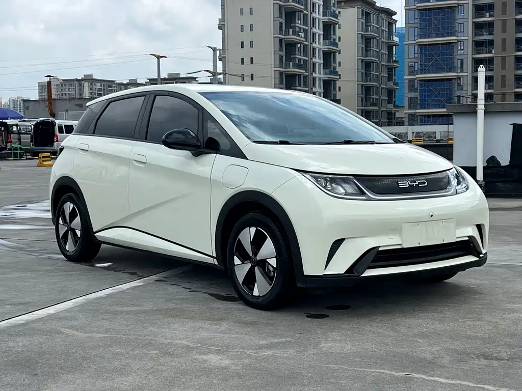 BYD Dolphin 2023