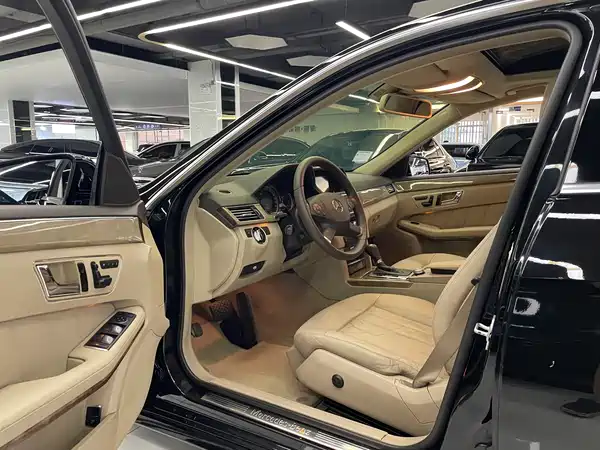 Mercedes-Benz E-Class 2011