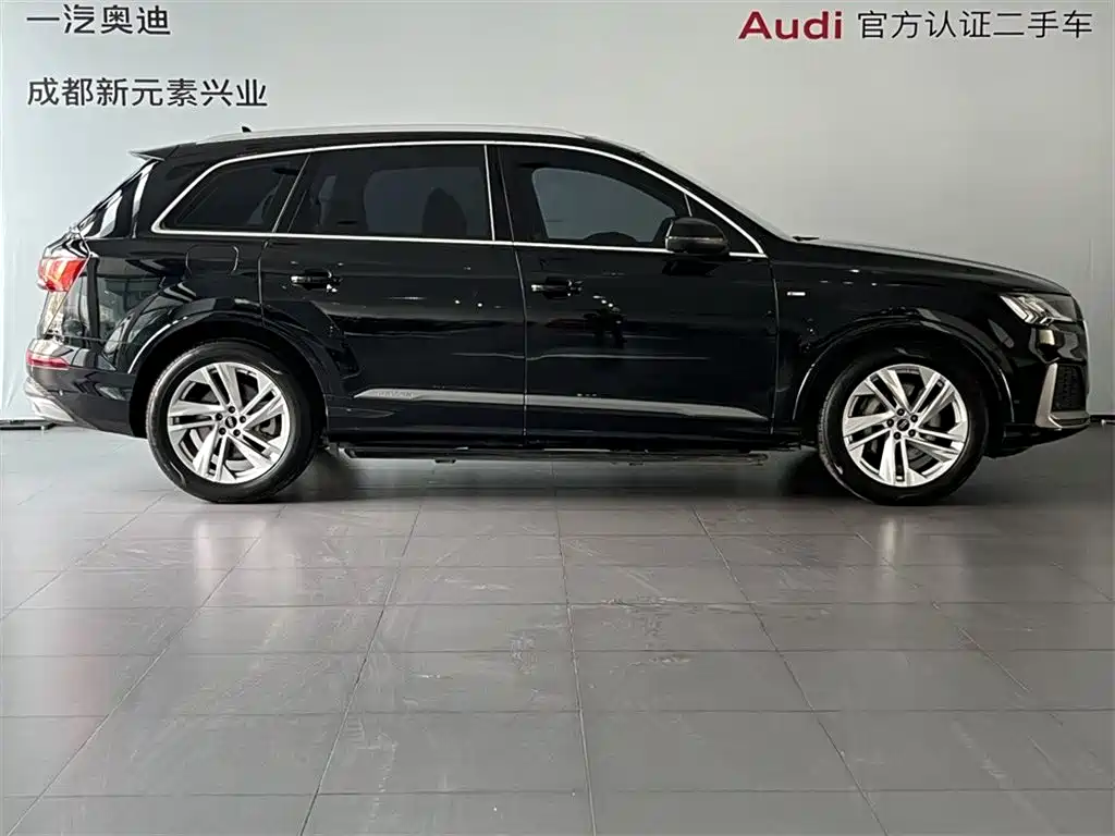 Audi Q7 2023 — фото 3
