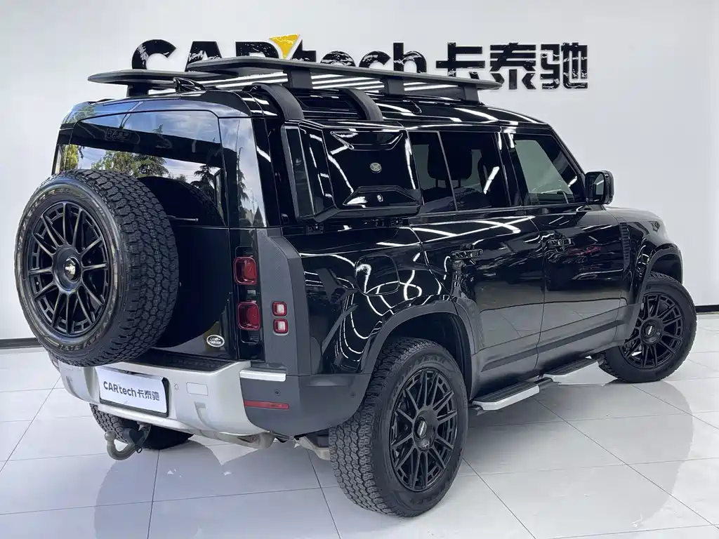 Land Rover Defender 2021