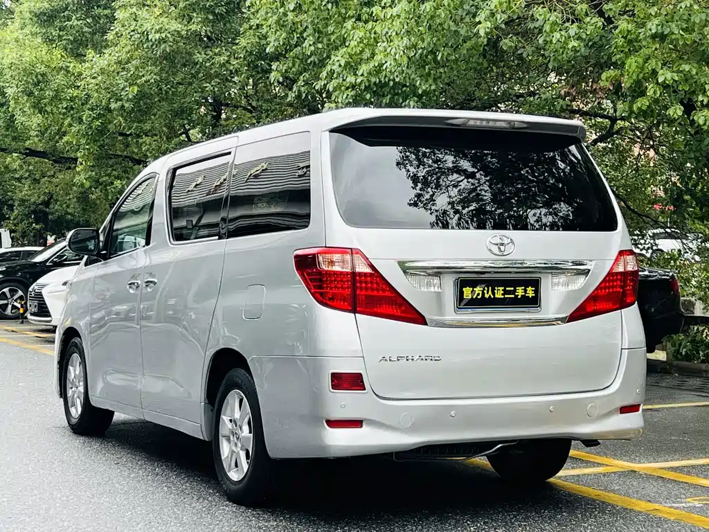 Toyota Alphard 2011 — фото 4