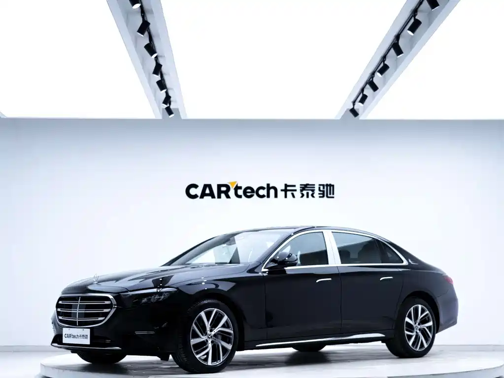 Mercedes-Benz E-Class 2025 — фото 1