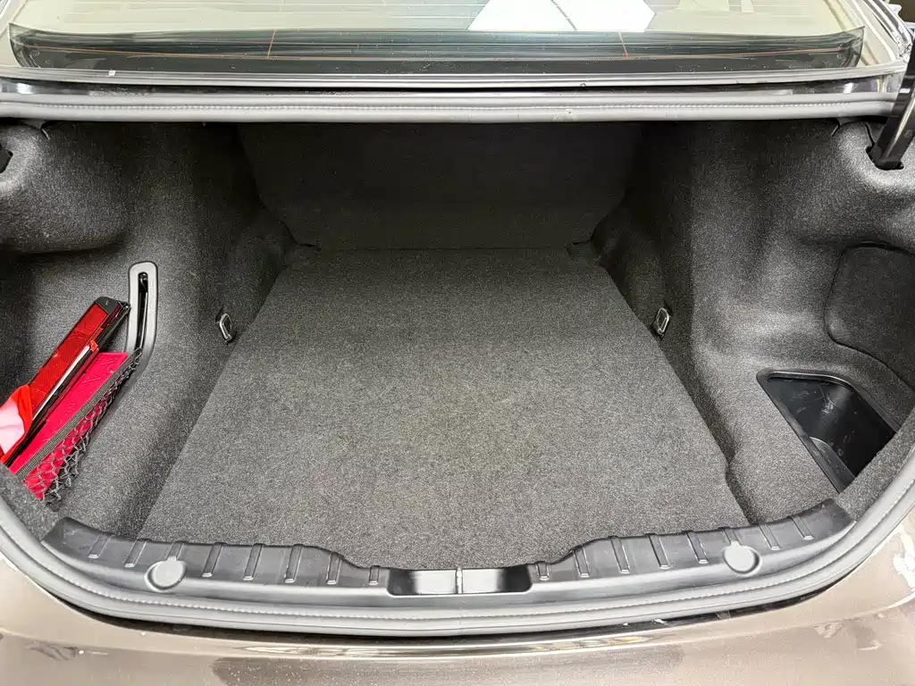 BMW 5 Series 2016 — фото 14
