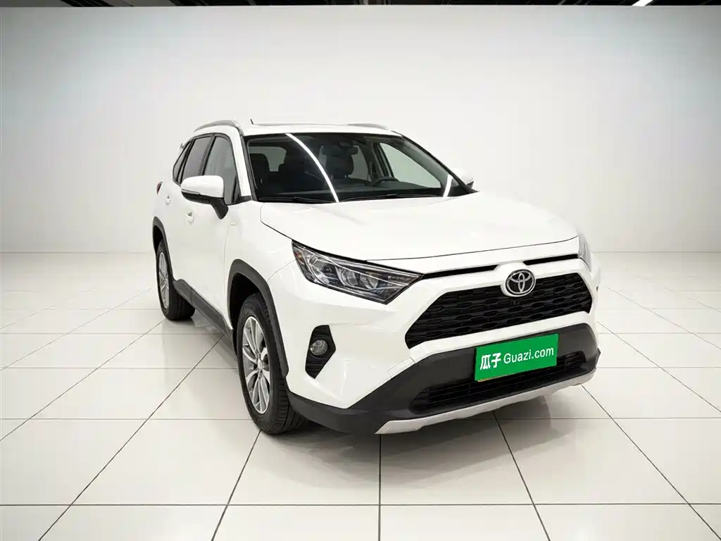 Toyota RAV4 2021 — фото 4