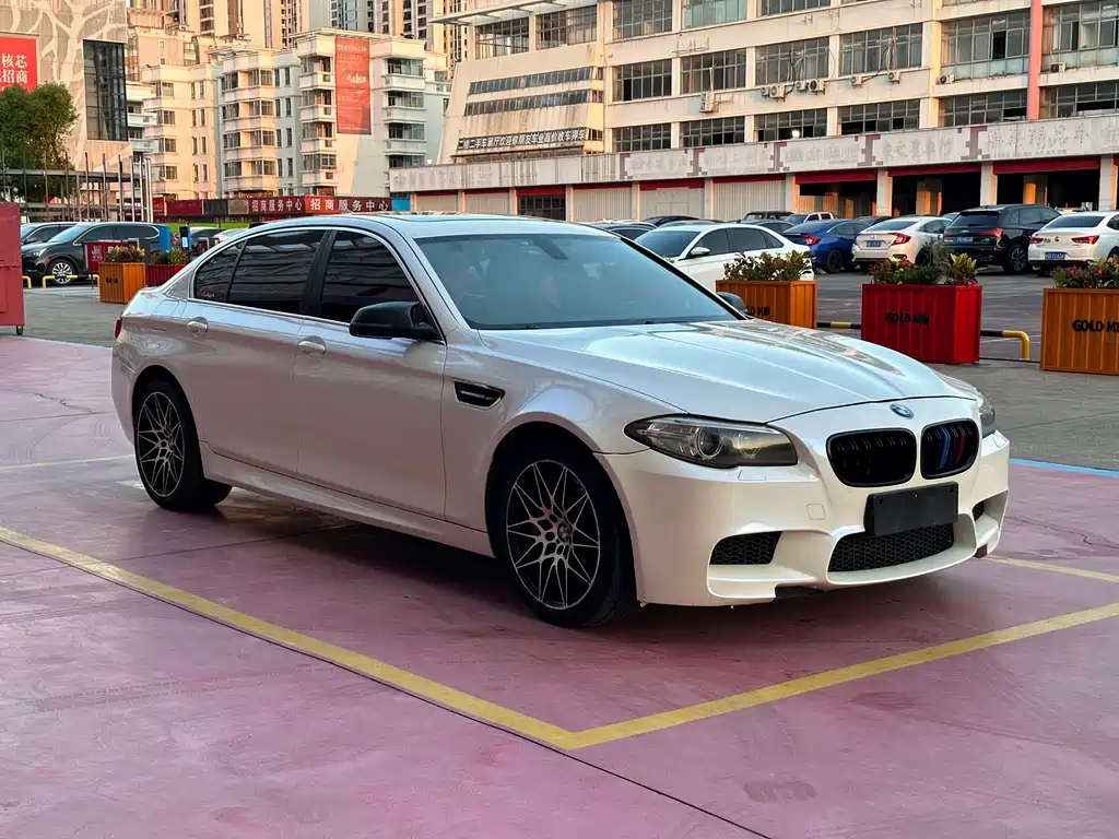 BMW 5 Series 2016 — фото 3