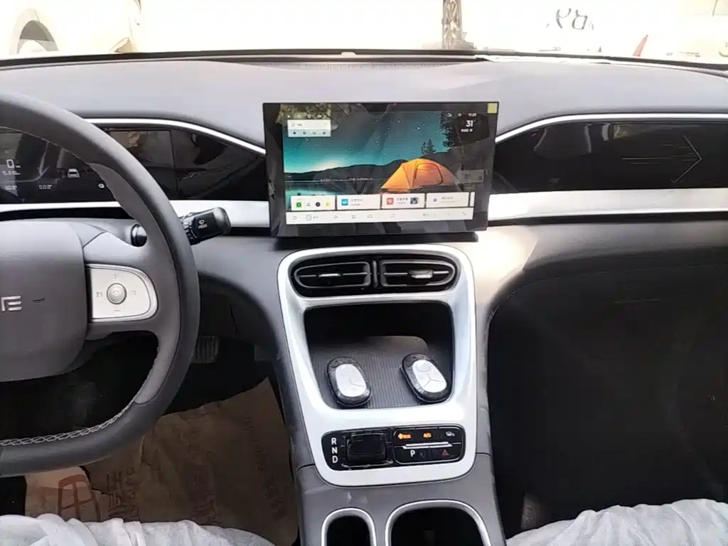 Geely Galaxy Starwish 2026 — фото 13