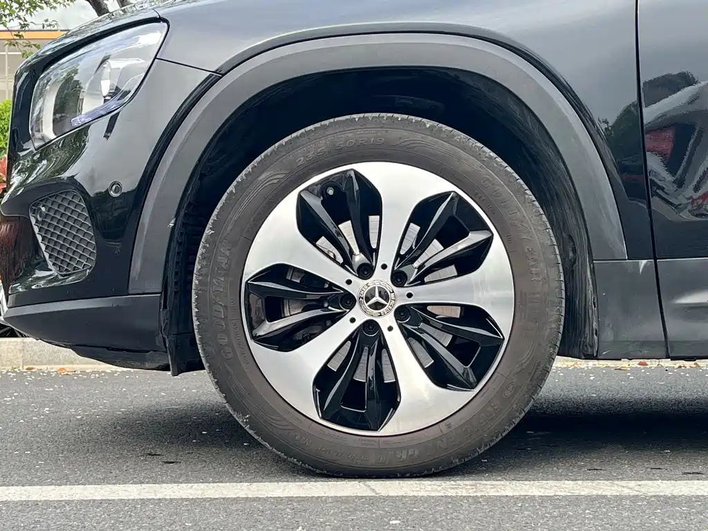Mercedes-Benz GLB 2023 — фото 10