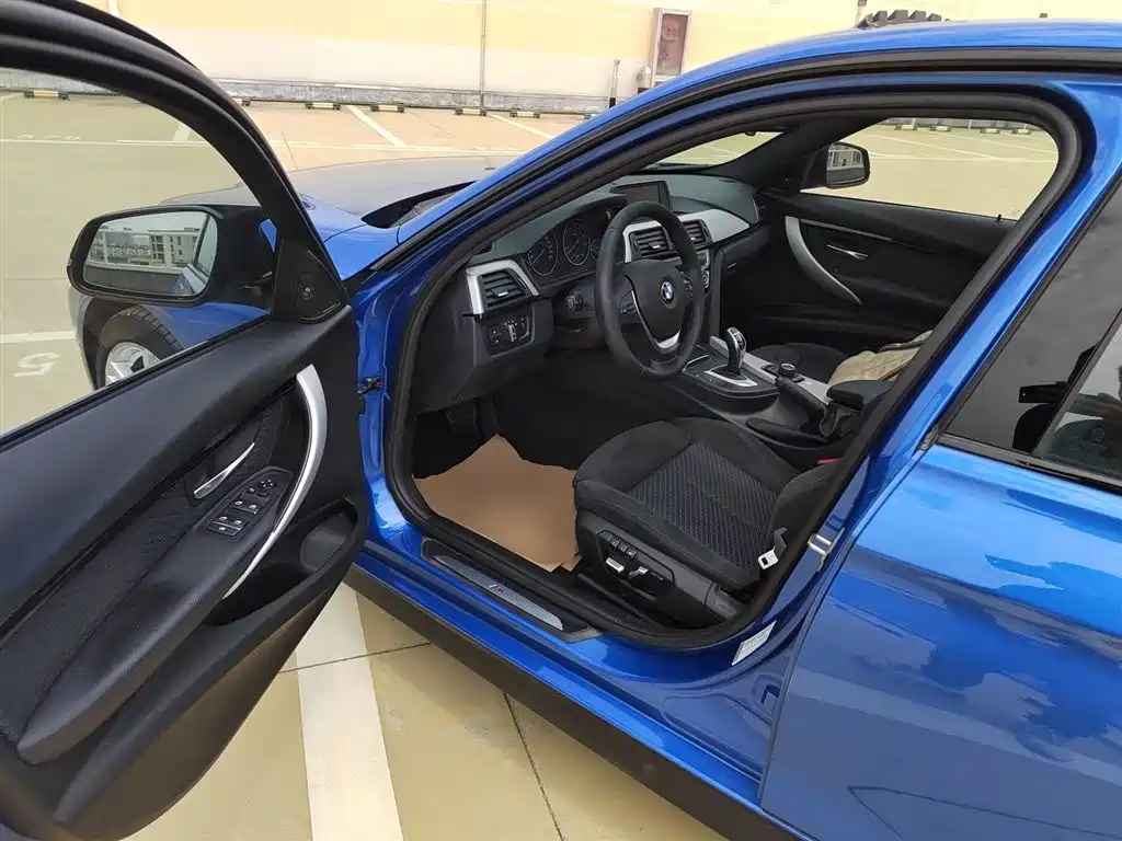 BMW 3 Series 2017 — фото 16