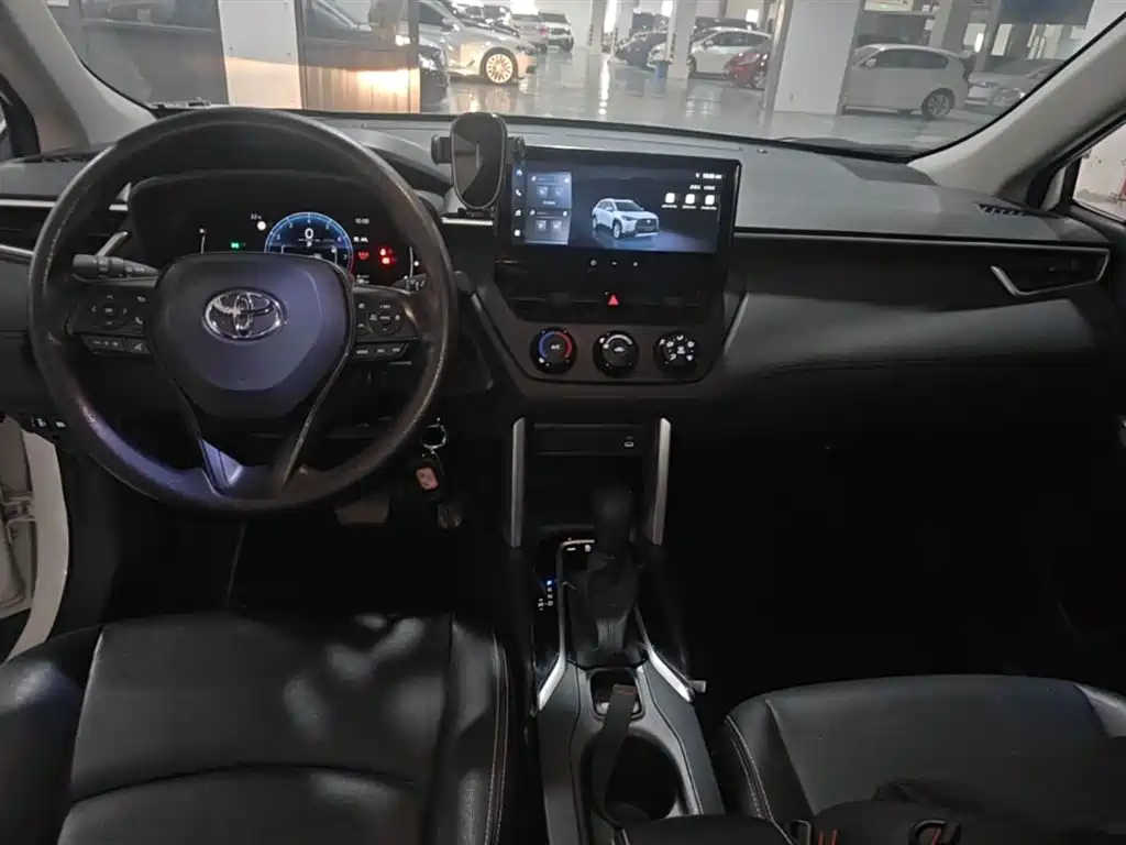 Toyota Corolla Cross 2024 — фото 10