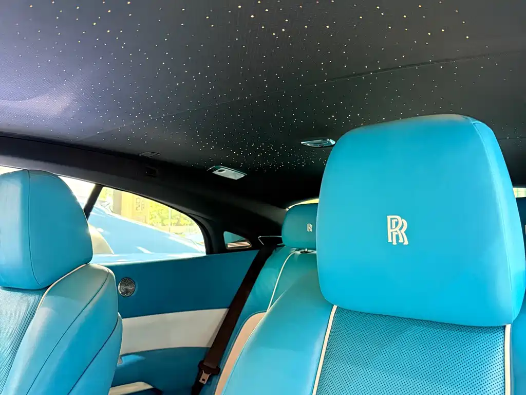 Rolls-Royce Phantom 2021 — фото 12