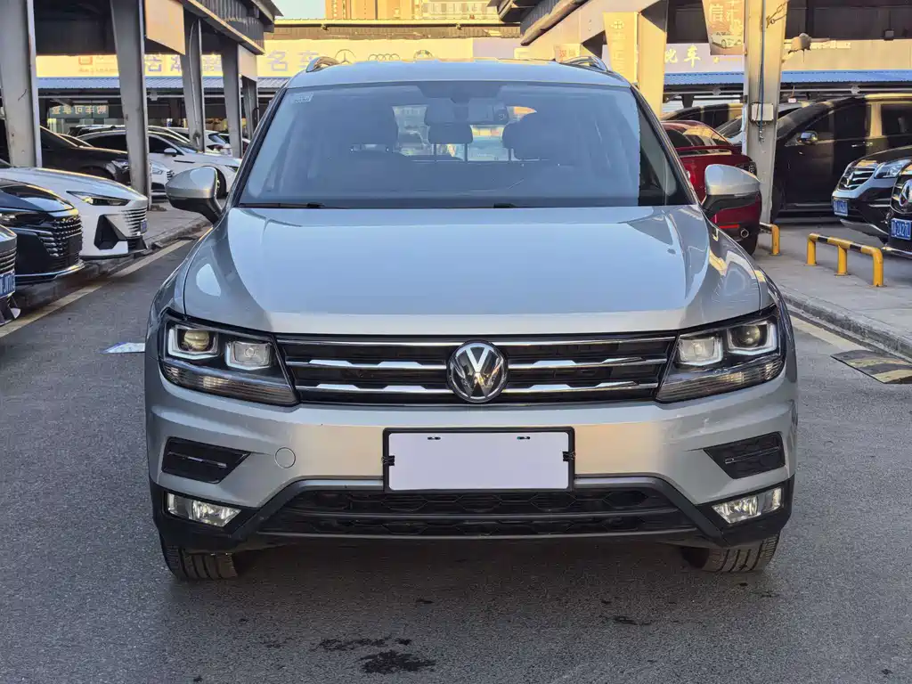Volkswagen Tiguan L 2018 — фото 2
