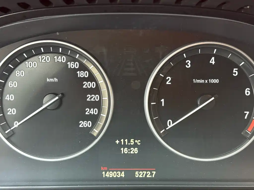 BMW 5 Series 2013 — фото 29