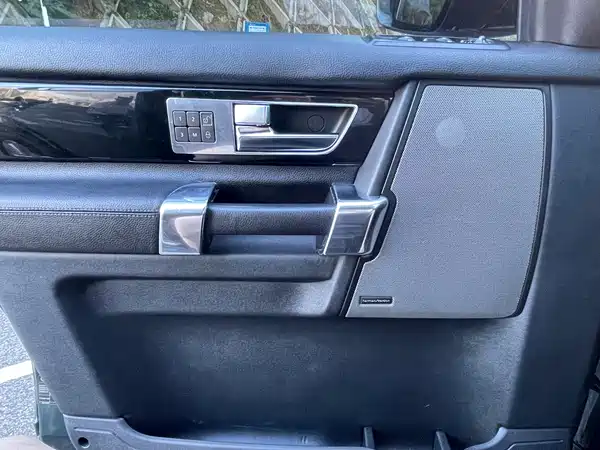 Land Rover Discovery 2013
