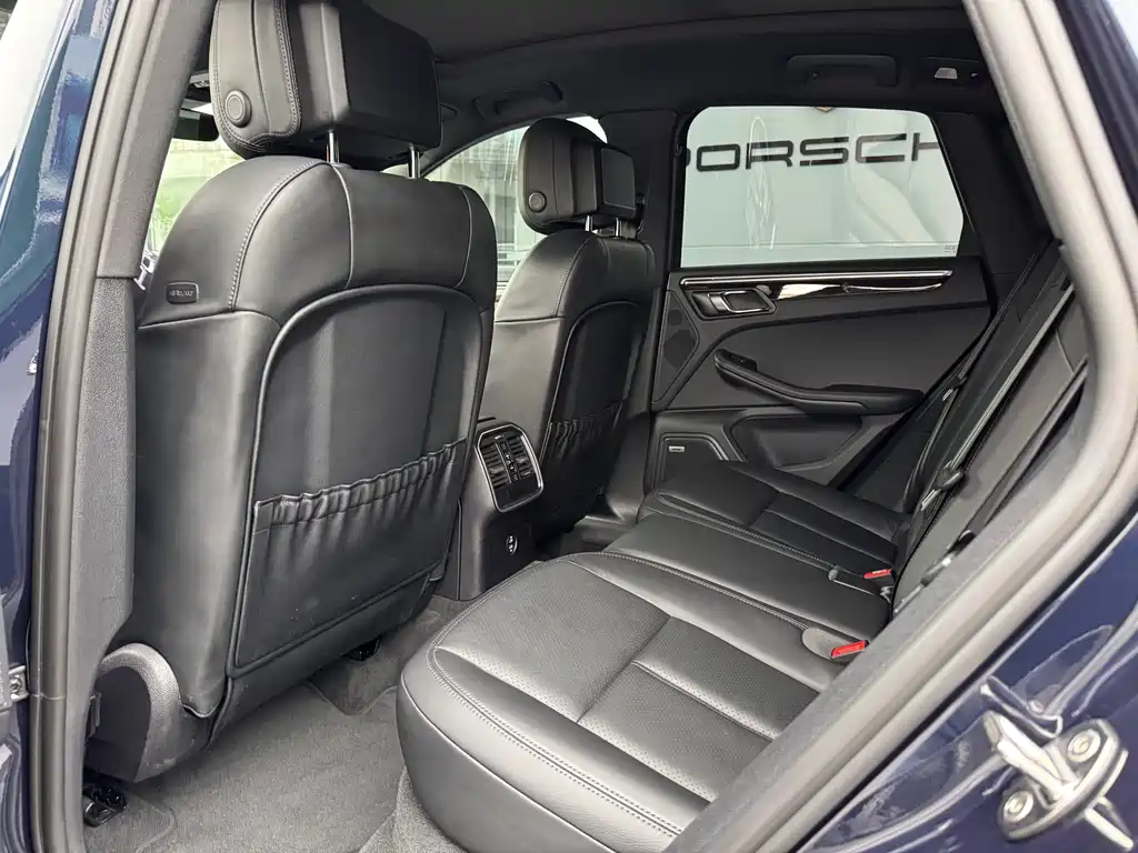 Porsche Macan 2022 — фото 17