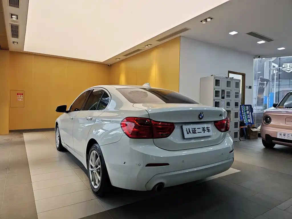 BMW 1 Series 2019 — фото 26