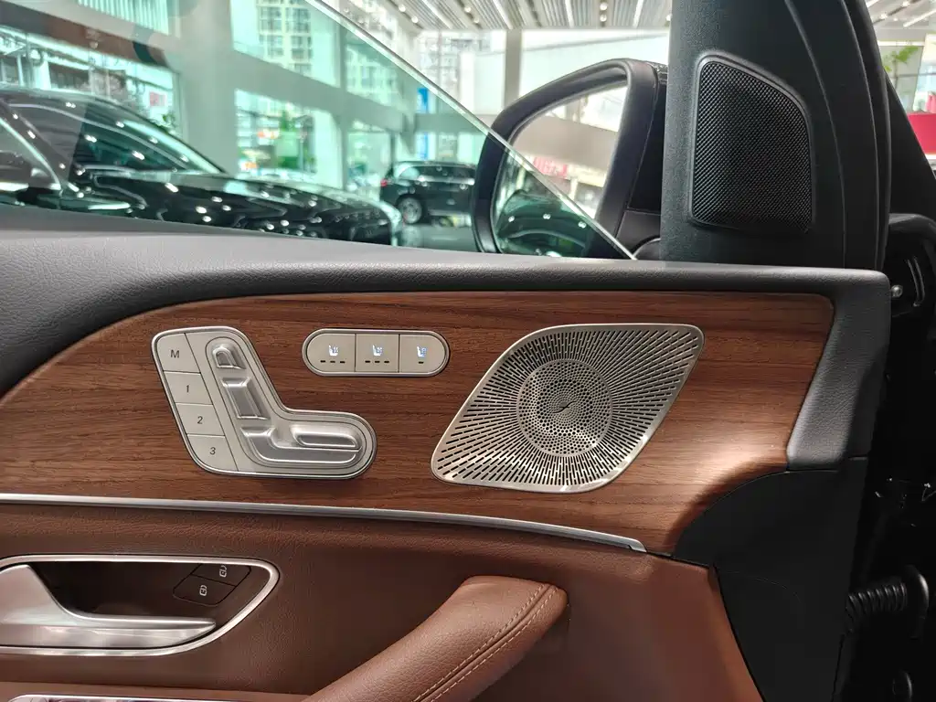 Mercedes-Benz GLS 2025 — фото 11