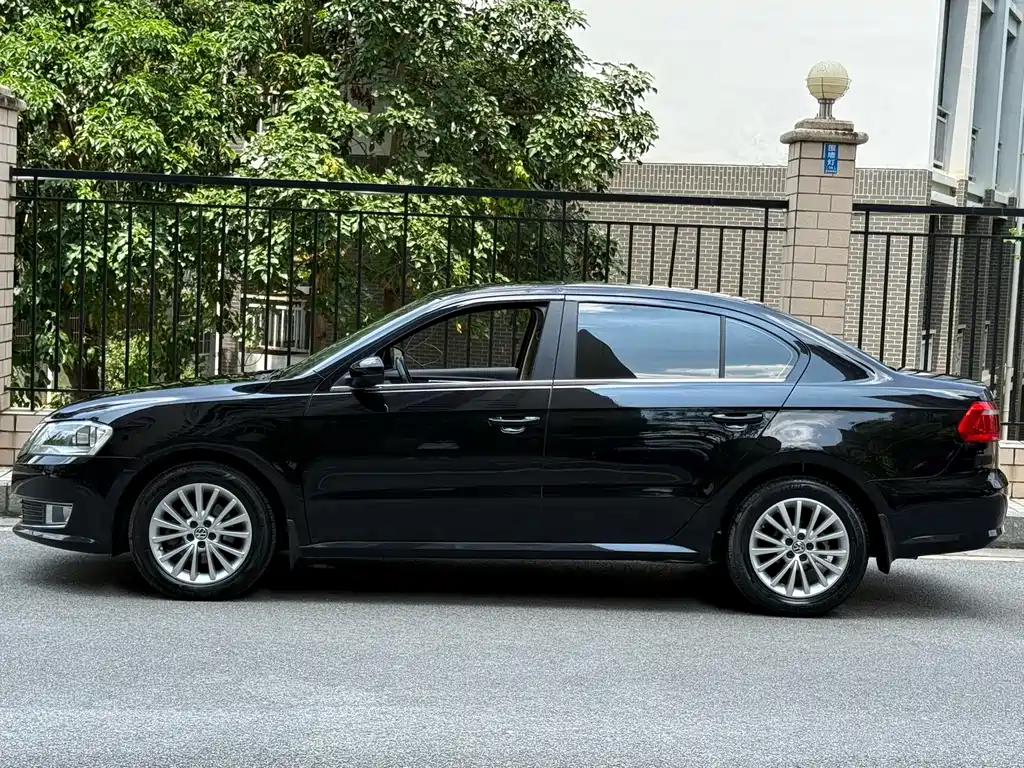 Volkswagen Lavida 2013