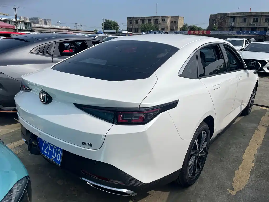 Changan Eado 2024 — фото 16